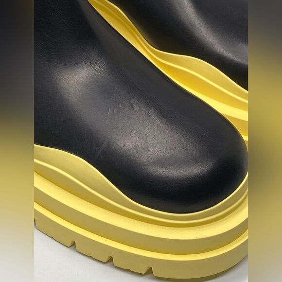 Bottega Veneta Contrast-Sole Leather Tire Men’s Chelsea Boots size 43/us size 10 main image 4